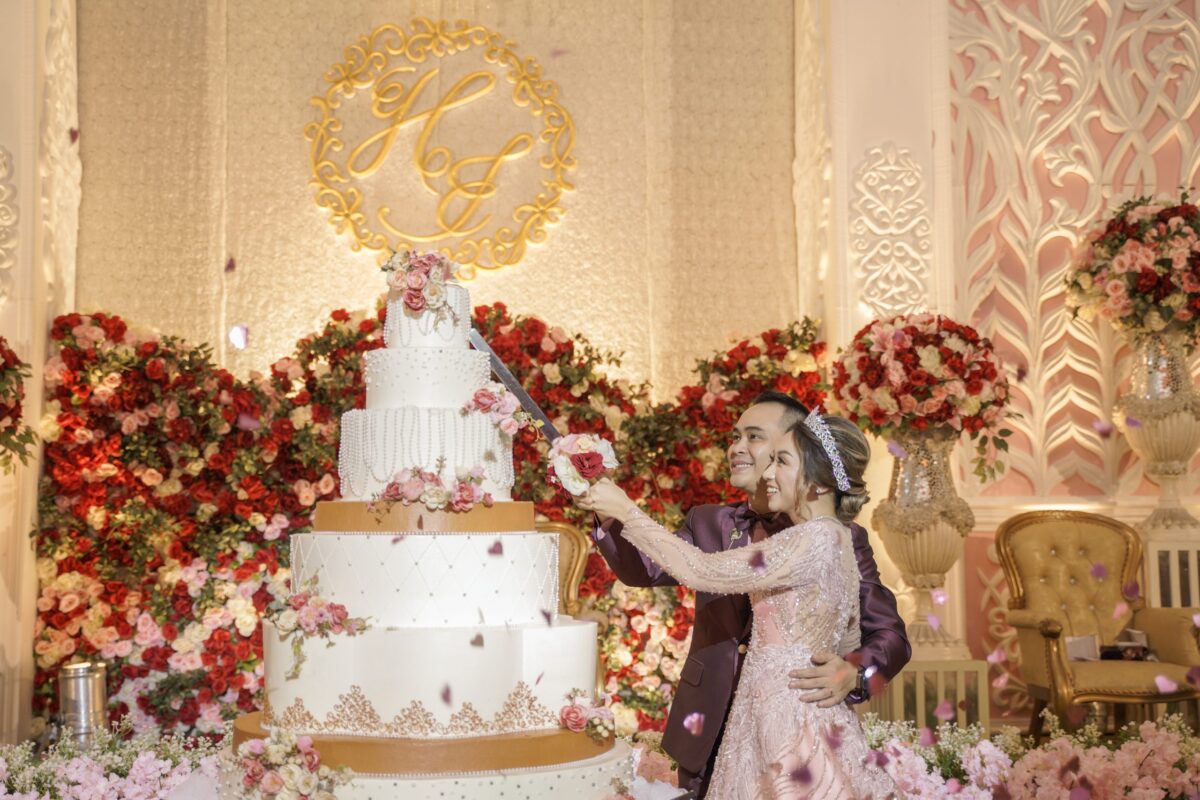 Wedding Organizer Palembang, Elnam Info, Wedding cake Wedding Organizer Palembang, l6 wedding organizer, f8_management, elnaminfo, elnamers, wopalembang, elnamwo, elnam wo, weddingcake, tradisi wedding cake